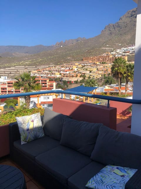 Balcony/Terrace, Mountain view