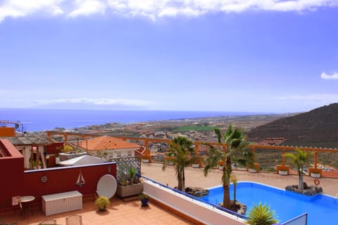 Balcony/Terrace, Pool view, Sea view