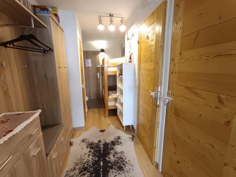 Studio cosy rénové, skis aux pieds, animaux acceptés - FR-1-445-147 Apartment in Montgenèvre