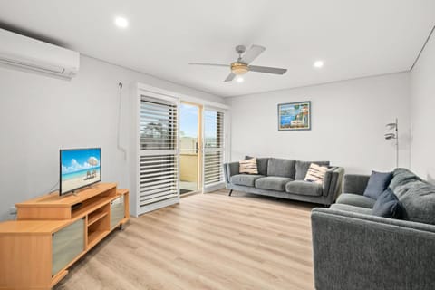 Cosy Beachside Unit, Short Stroll to the Beach Haus in Terrigal