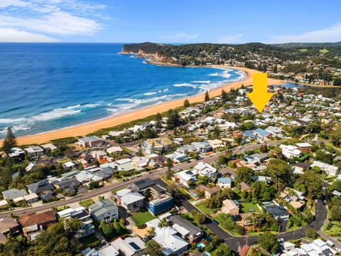 Charming Home with Spacious Yard in Great Location Haus in Terrigal
