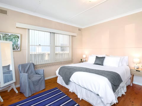Charming Home with Spacious Yard in Great Location Haus in Terrigal