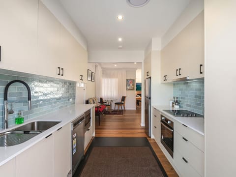 Leisurely Holiday Retreat, near Beach and Shops Haus in Terrigal