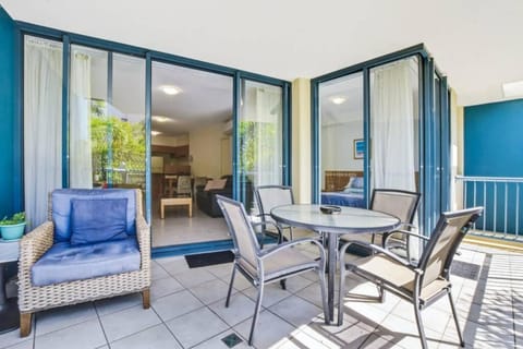 1 Bedroom - Private Managed Oaks Resort - Pool and Beach - Alex Condo in Maroochydore