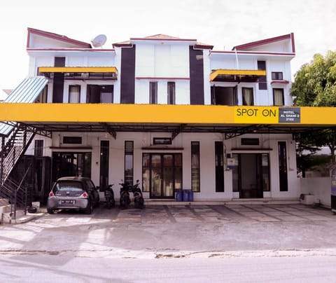 SPOT ON 2182 Al-ghani 2 Syariah Hotel in Padang