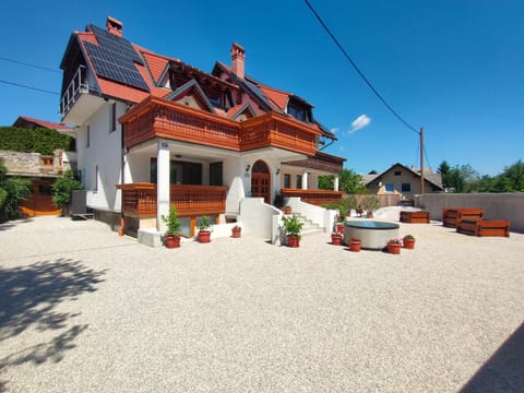Property building, Day