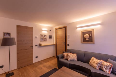 JOIVY Warm Flat for 4, with Parking in Courmayeur Copropriété in Courmayeur