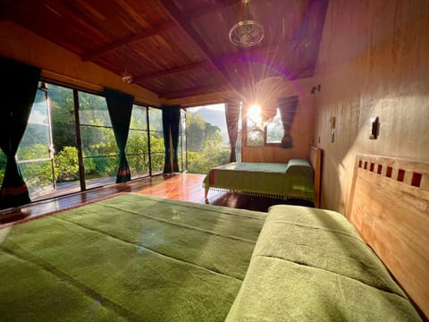 Bed, Photo of the whole room, Decorative detail, Mountain view, Sunrise