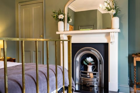 Bed, Bedroom, flat iron