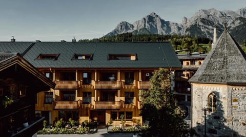 Property building, Facade/entrance, Spring, Day, Natural landscape, Summer, View (from property/room), Autumn, Landmark view, Landmark view, Mountain view, Time of day
