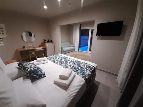 Sarpidon Suites Aparthotel in Agia Marina