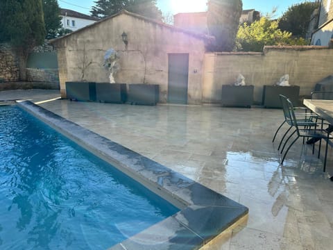 Appartement avec Piscine privée dans Résidence pour 6 personnes Apartment in Uzes