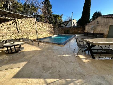 Appartement avec Piscine privée dans Résidence pour 6 personnes Apartment in Uzes