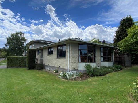 66 Conical Hill Road House in Hanmer Springs