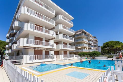 Property building, Pool view, Swimming pool