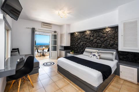 Plastiras Rooms Alojamiento y desayuno in Santorini