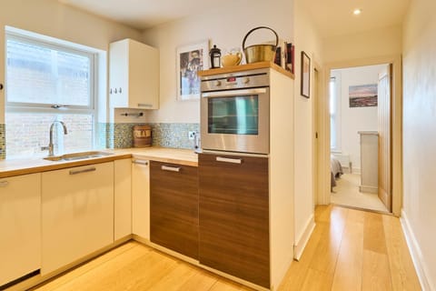 Host & Stay - Sail Away Condo in Whitstable