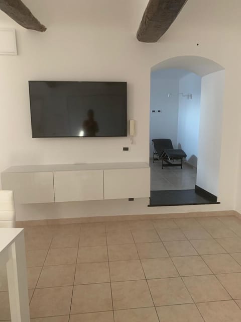 Communal lounge/ TV room, TV and multimedia, Living room