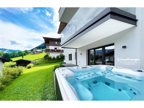 Property building, Garden, Hot Tub, Balcony/Terrace, Food