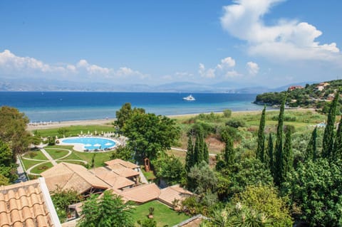 Mountain view, Pool view, Sea view