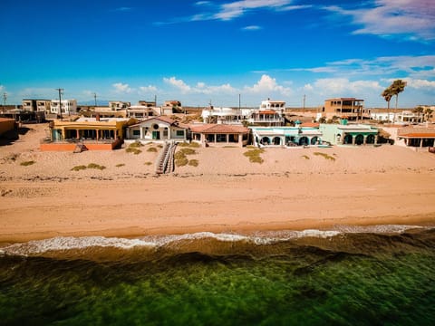 Property building, Neighbourhood, Bird's eye view, Beach, Sea view