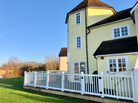 Property building, Balcony/Terrace