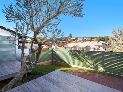Cosy Studio With Deck, Close to Shops and Beach Maison in Terrigal