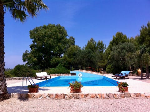 Villa panoramica con piscina Villa in Apulia