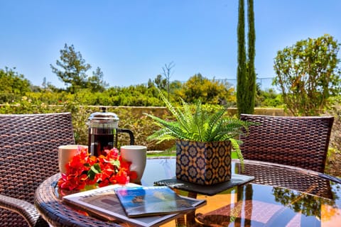 Garden, Dining area