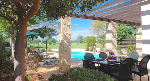 3 bedroom Villa Cardia with private pool, Aphrodite Hills Resort Villa in Kouklia