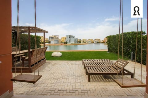 Luxurious 3BR Lakefront Town-House (Tawila) Villa in Hurghada