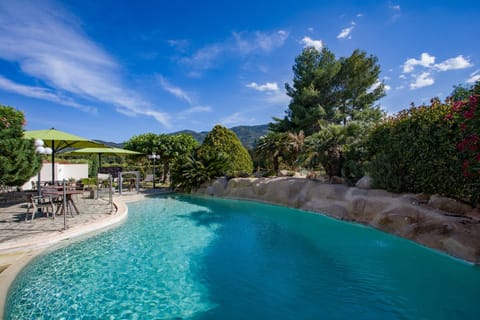 Patio, Mountain view, Swimming pool