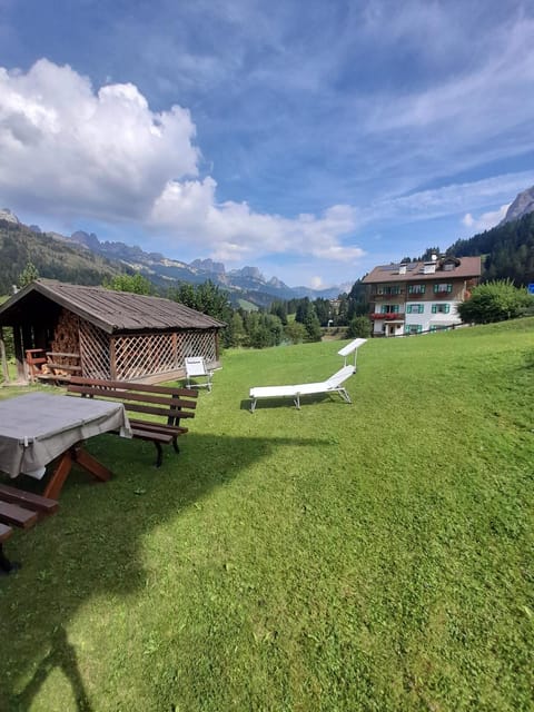 Casa Defrancesco - with Garden Apartment in Moena