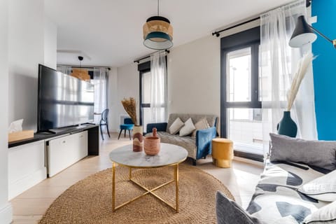 Palais des congrès , 4 bedrooms Wohnung in Levallois-Perret