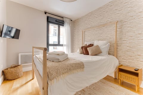 Palais des congrès , 4 bedrooms Condominio in Levallois-Perret