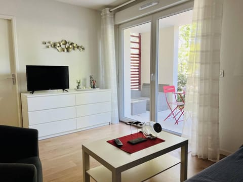 Charmant T2 à Hasparren, 4 pers, centre-ville, terrasse, parking privatif - FR-1-495-84 Apartment in French Basque Country