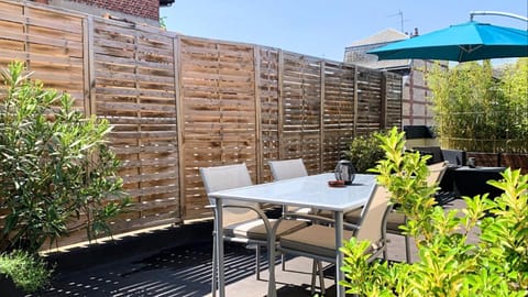 Patio, Garden, Dining area