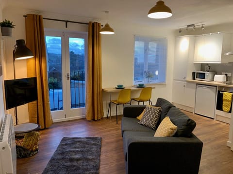 Lower Highview - Self Catering Apartment, fpventures Stroud Apartment in Stroud