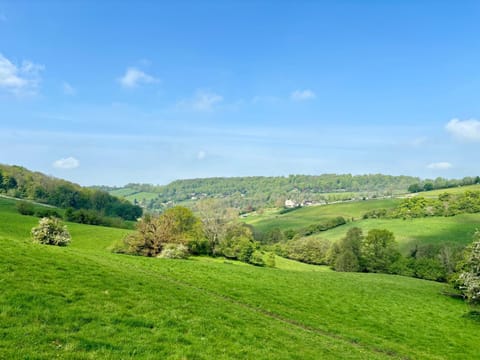 Lower Highview - Self Catering Apartment, fpventures Stroud Apartment in Stroud