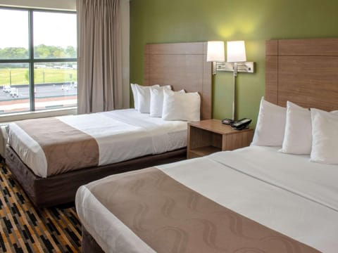 Quality Suites Lake Wright Norfolk Airport Hotel in Norfolk