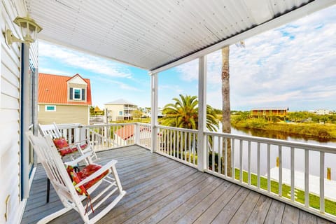 Beach Haven by Meyer Vacation Rentals House in West Beach