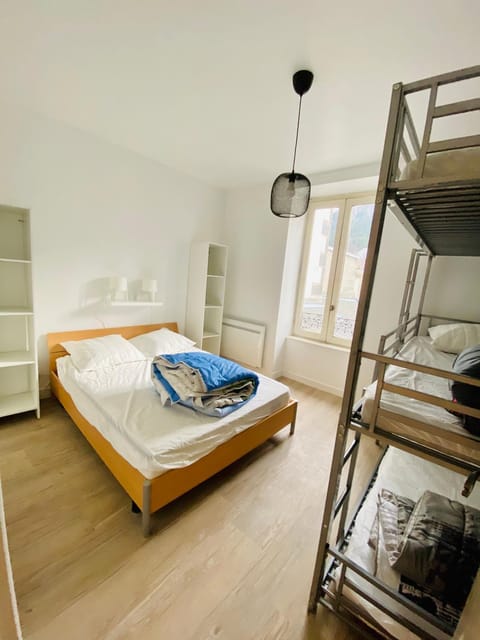 Bed, Photo of the whole room, Bedroom, bunk bed