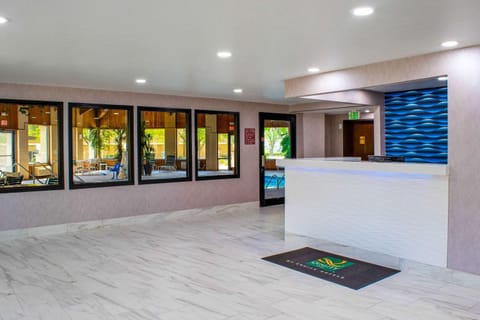 Lobby or reception, On site