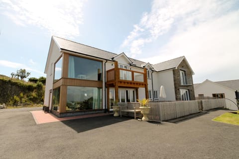 Cambrian View House in Tirymynach