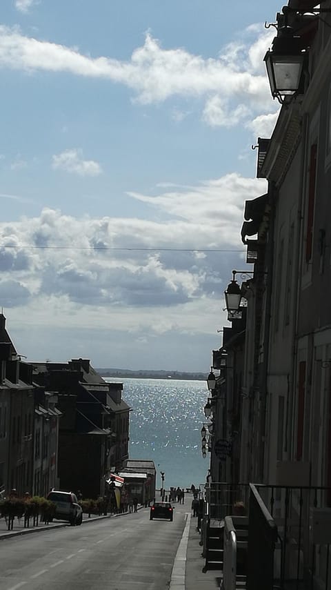 Neighbourhood, Sea view, Street view