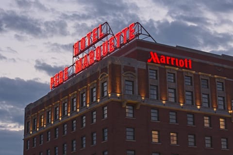 Peoria Marriott Pere Marquette Hotel in East Peoria