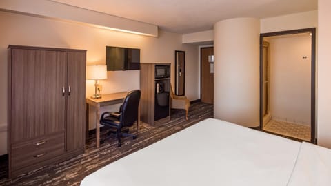 Charlevoix Inn & Suites SureStay Collection by Best Western Hotel in Charlevoix