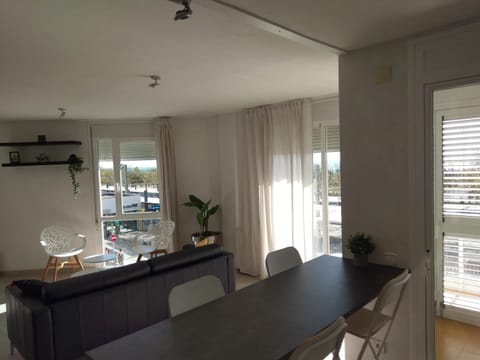 Luxury Apartment Accommodation, next to beach & train station Calella Condo in Calella