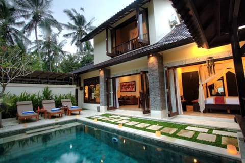 Property building, Pool view, Swimming pool