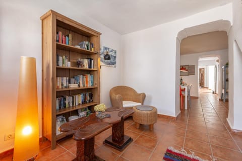 Library, Seating area